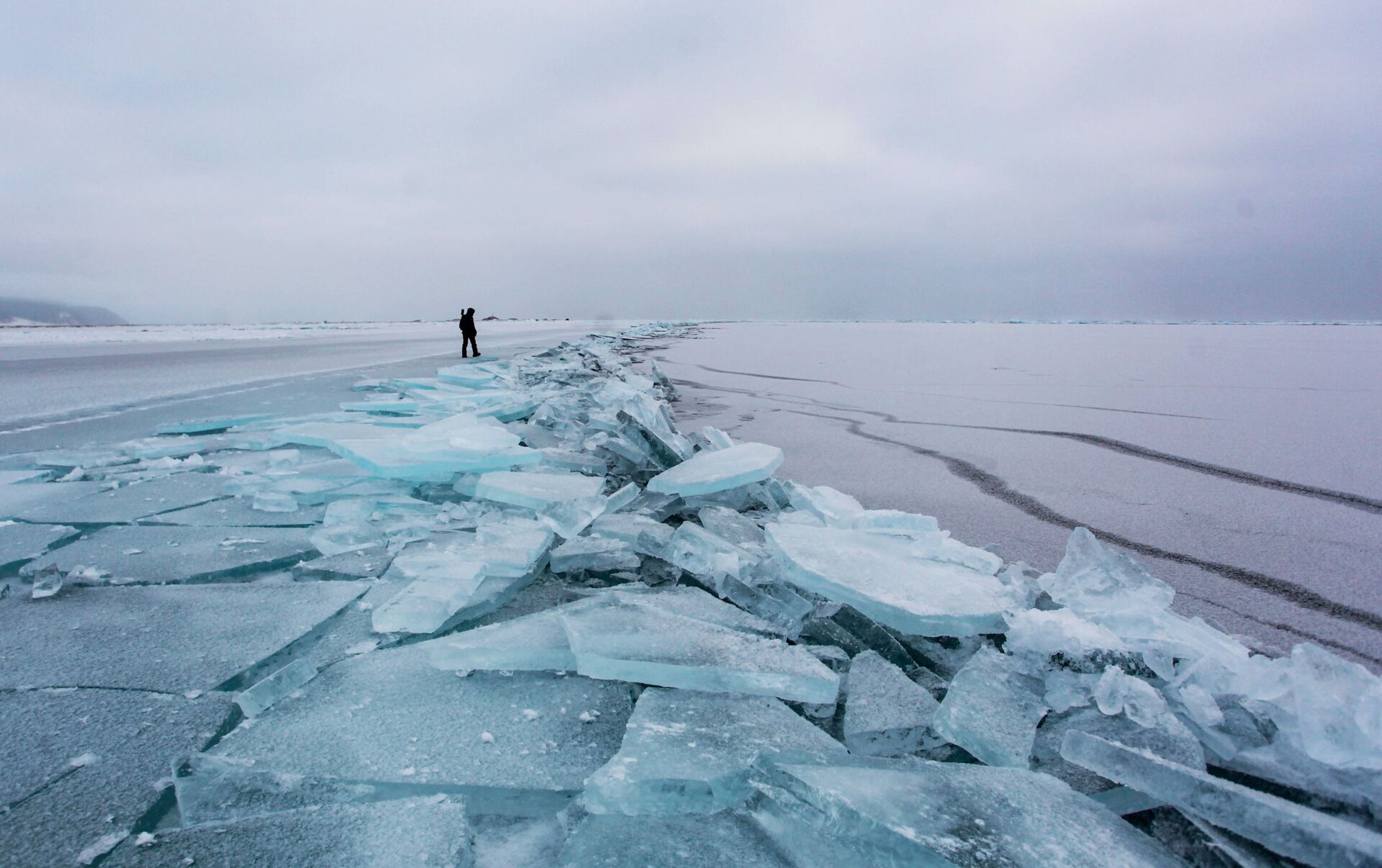 Каспийское море и озеро Байкал