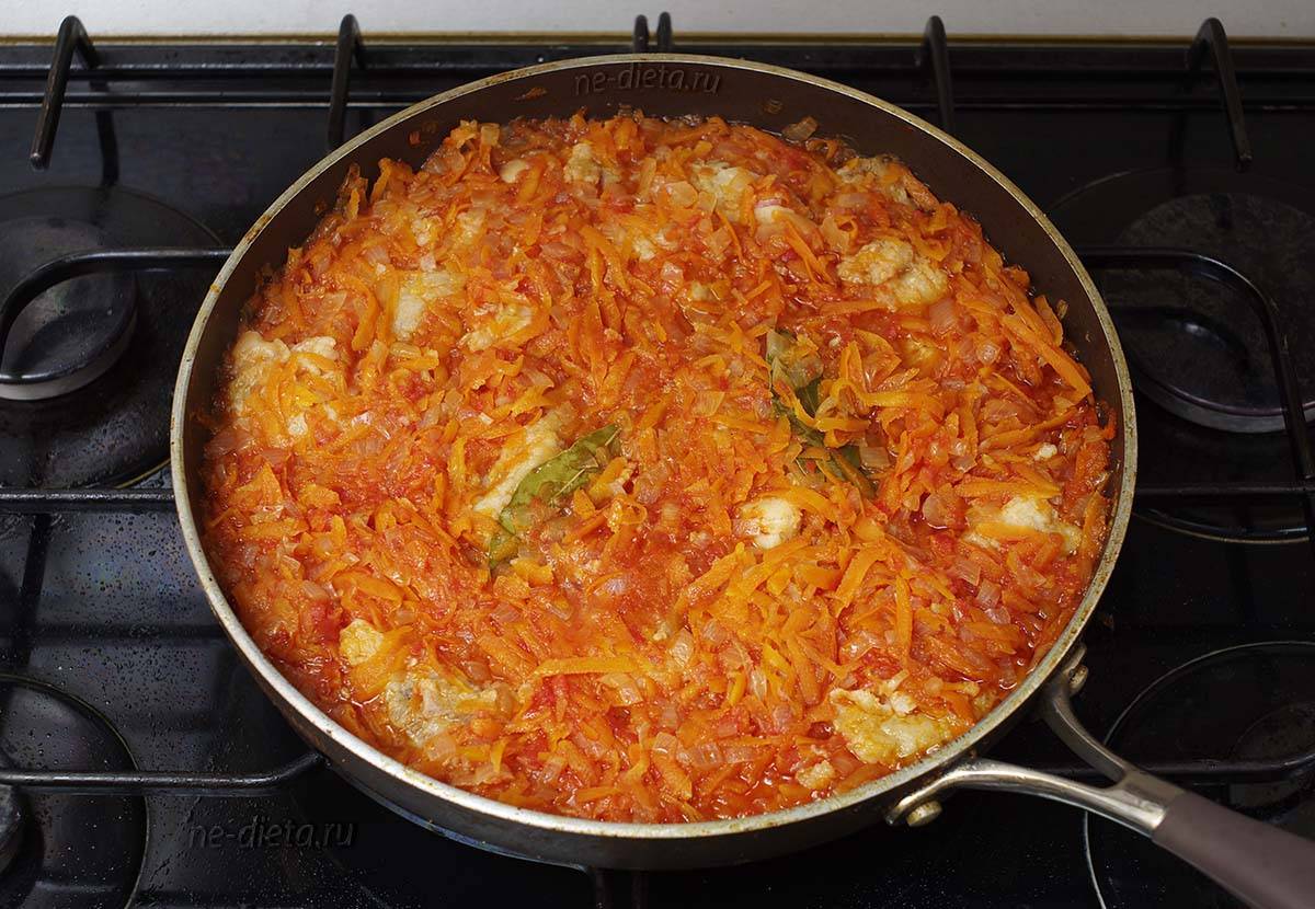 Рыба с морковью и луком - лучшие пошаговые рецепты приготовления в домашних условиях с фото