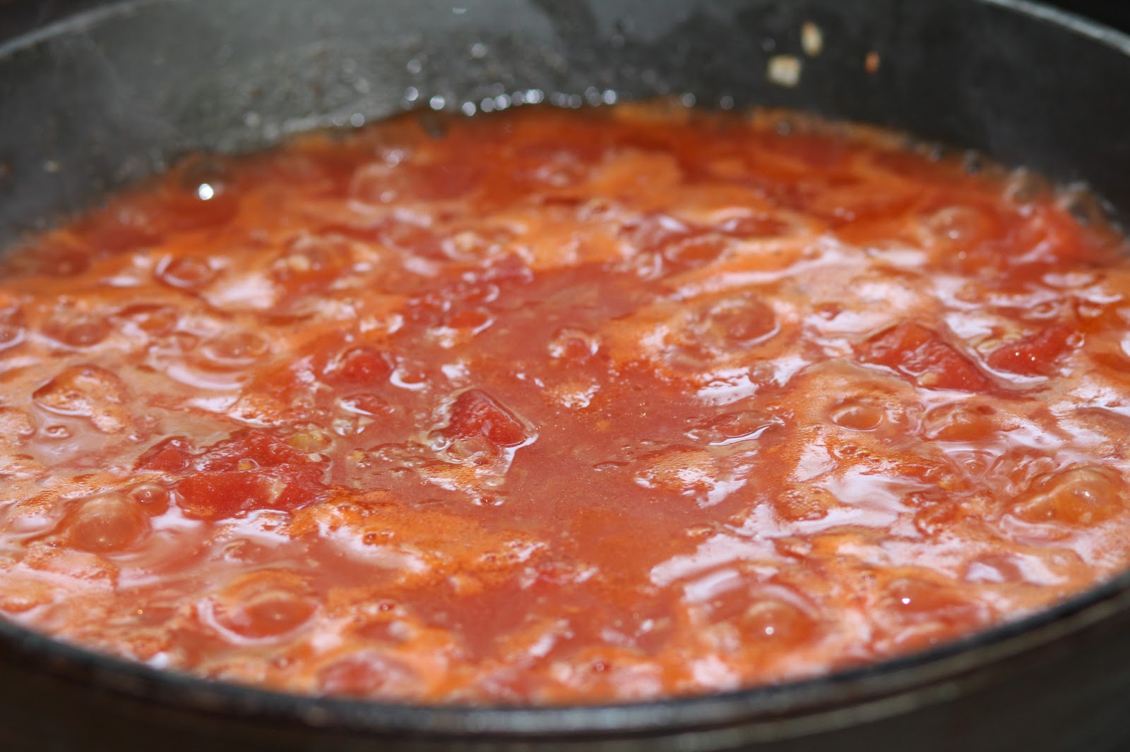Как приготовить замороженные тефтели тушеные в томатном соусе, рецепт с фото