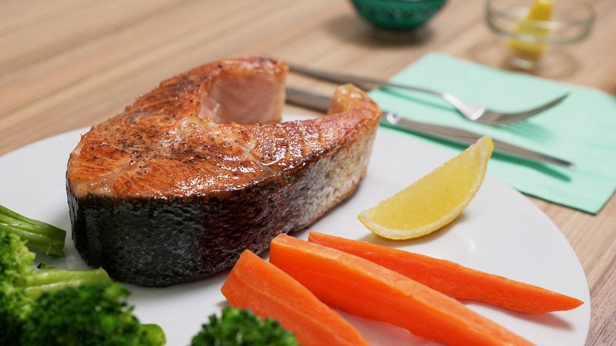 Как приготовить стейк лосося для ребенка