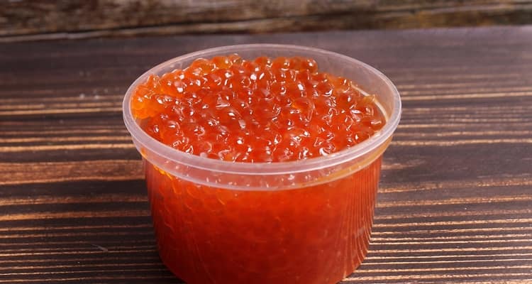 Красная икра – полезные свойства и вред, калорийность