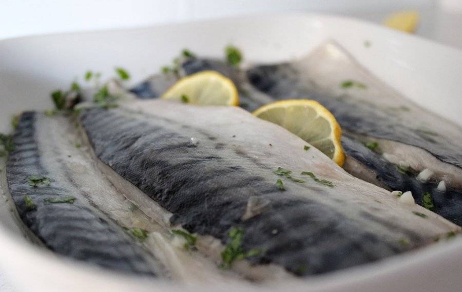 7 способов быстро и вкусно засолить скумбрию в домашних условиях