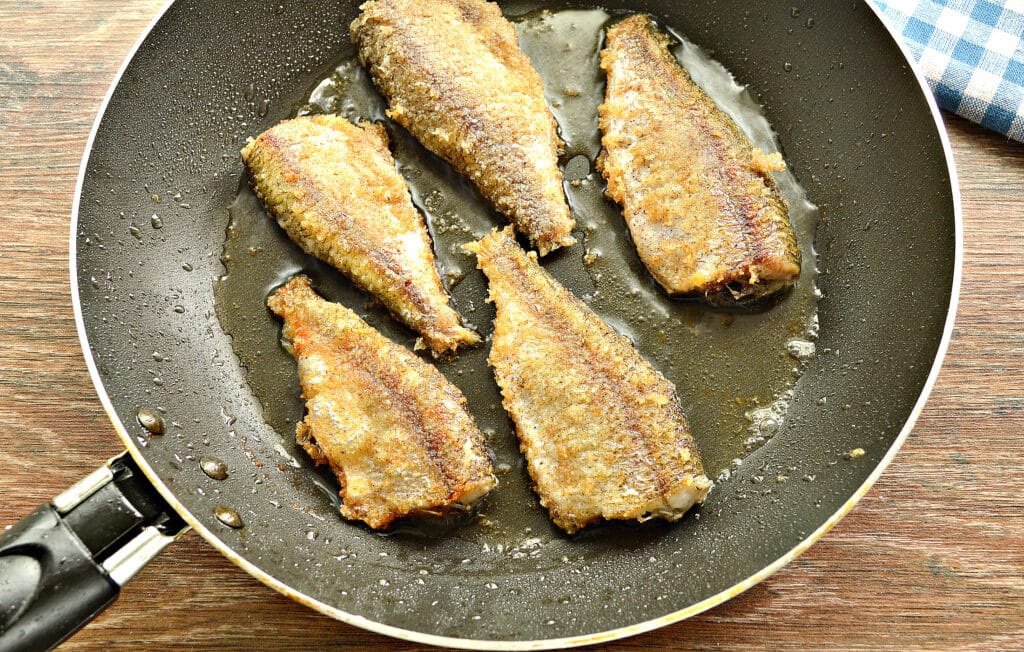 7 способов приготовить жареную рыбу так, чтобы все ахнули. каждый кусочек нежный и сочный внутри, с золотистой и хрустящей корочкой снаружи.