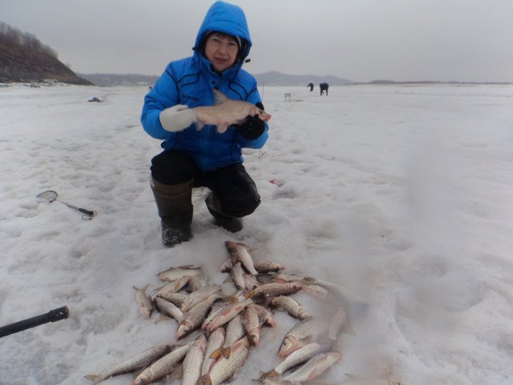 Пешня для зимней рыбалки: назначение, виды и изготовление своими руками
