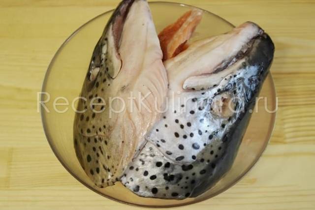 Уха из лосося: варианты рецептов от профессионалов