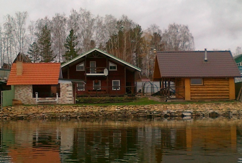 Снять дом у озера посуточно. Баньки на первом озере Челябинск. Баня на берегу озера. Баня на берегу реки. Дом на озере с баней.