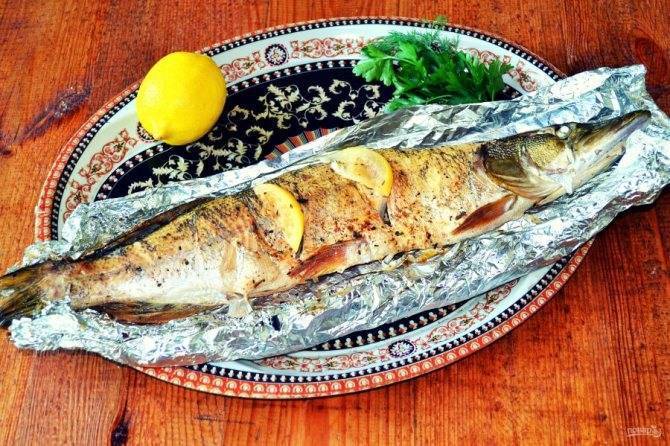 Как приготовить щуку в духовке целиком: рецепты, фото, способы запечь в фольге