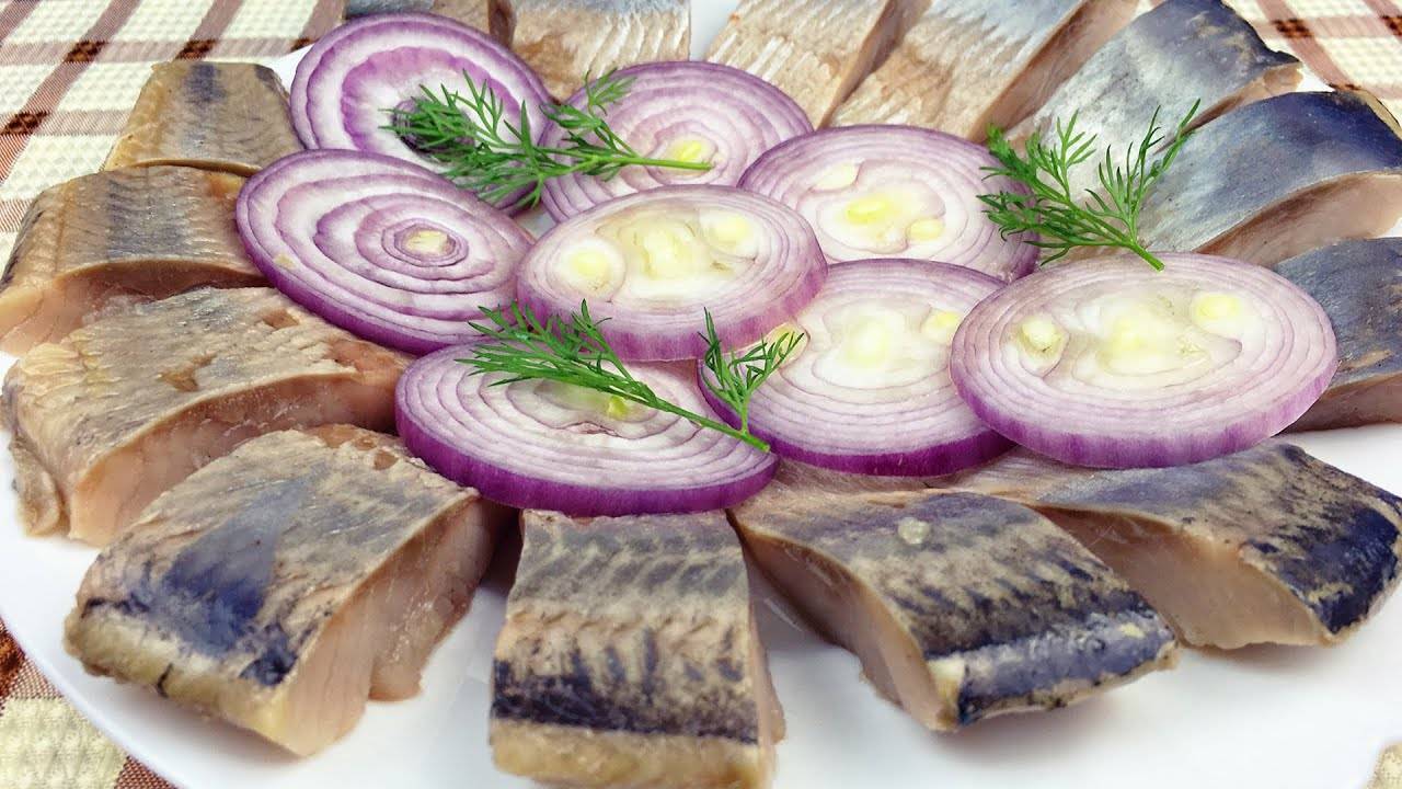 Как посолить селедку кусочками